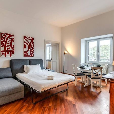 Splendid Flat On The Tiber River 罗马 外观 照片