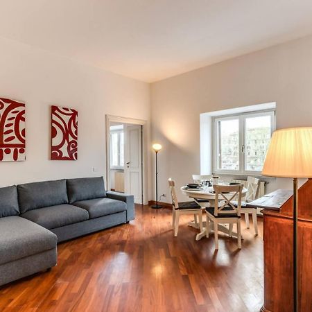 Splendid Flat On The Tiber River 罗马 外观 照片