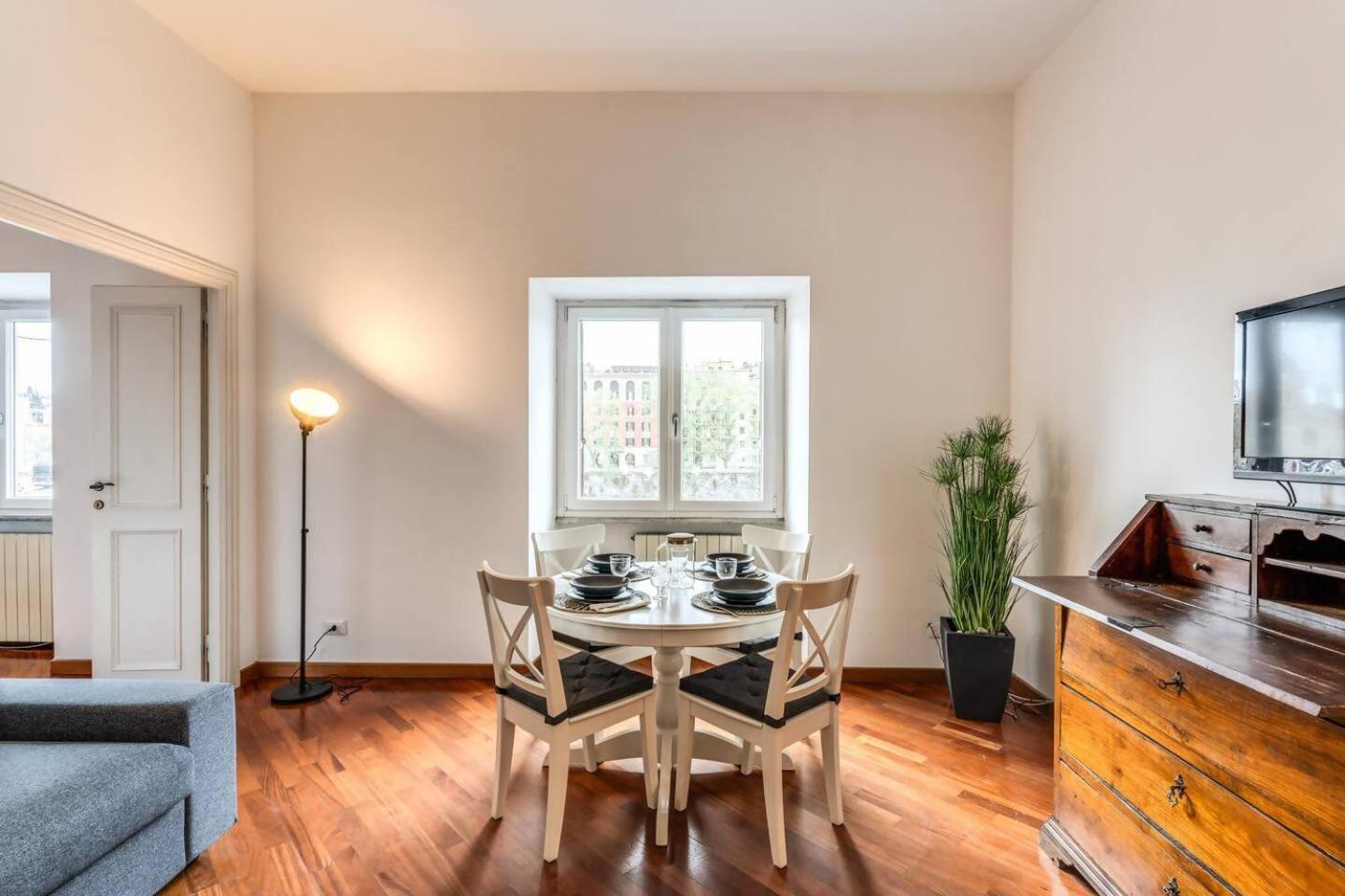 Splendid Flat On The Tiber River 罗马 外观 照片