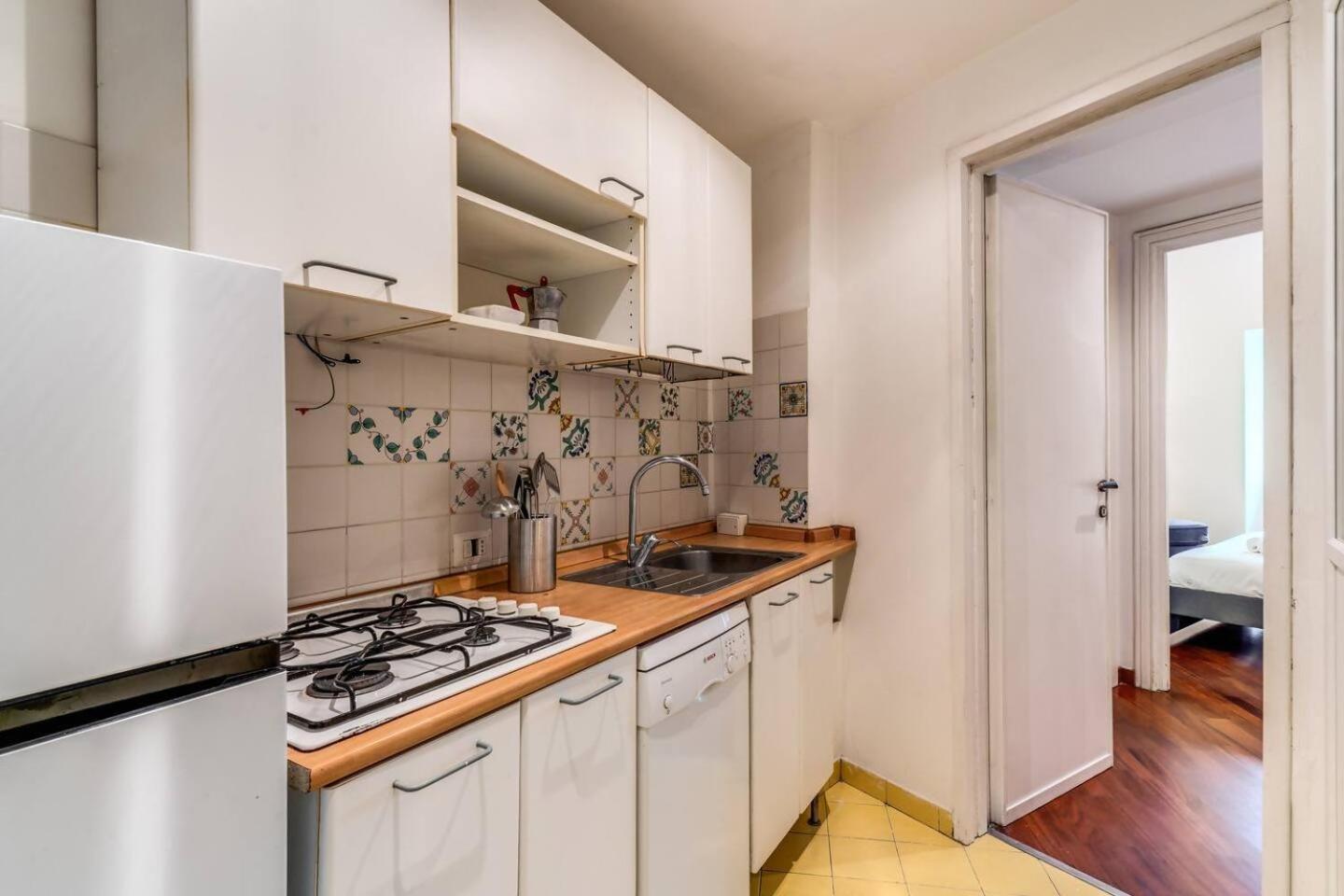 Splendid Flat On The Tiber River 罗马 外观 照片