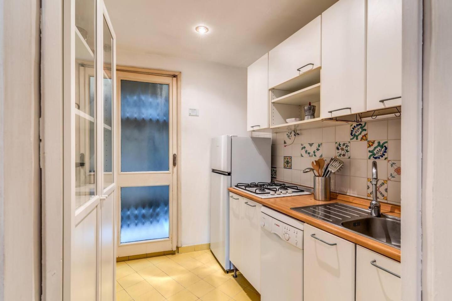 Splendid Flat On The Tiber River 罗马 外观 照片