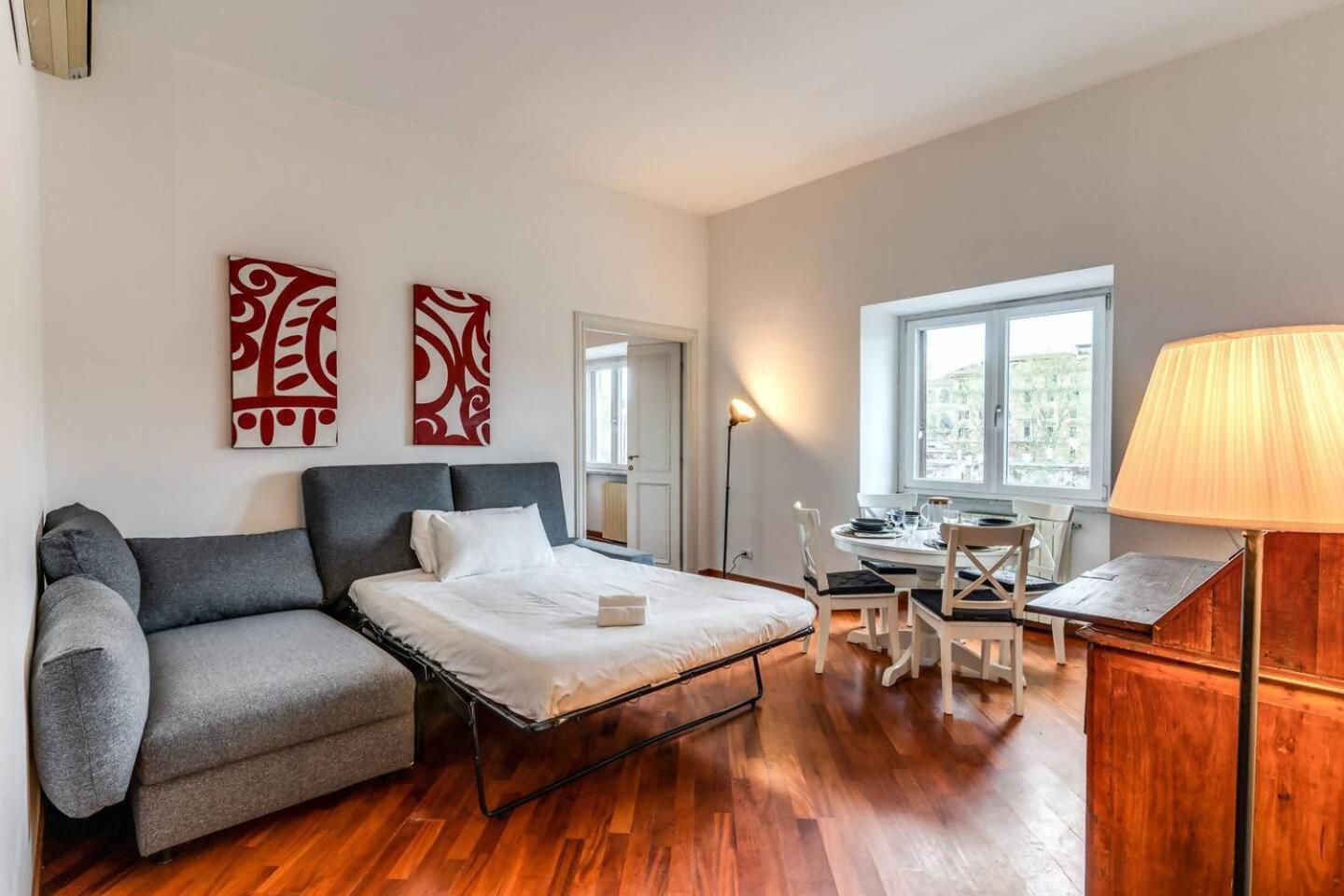 Splendid Flat On The Tiber River 罗马 外观 照片