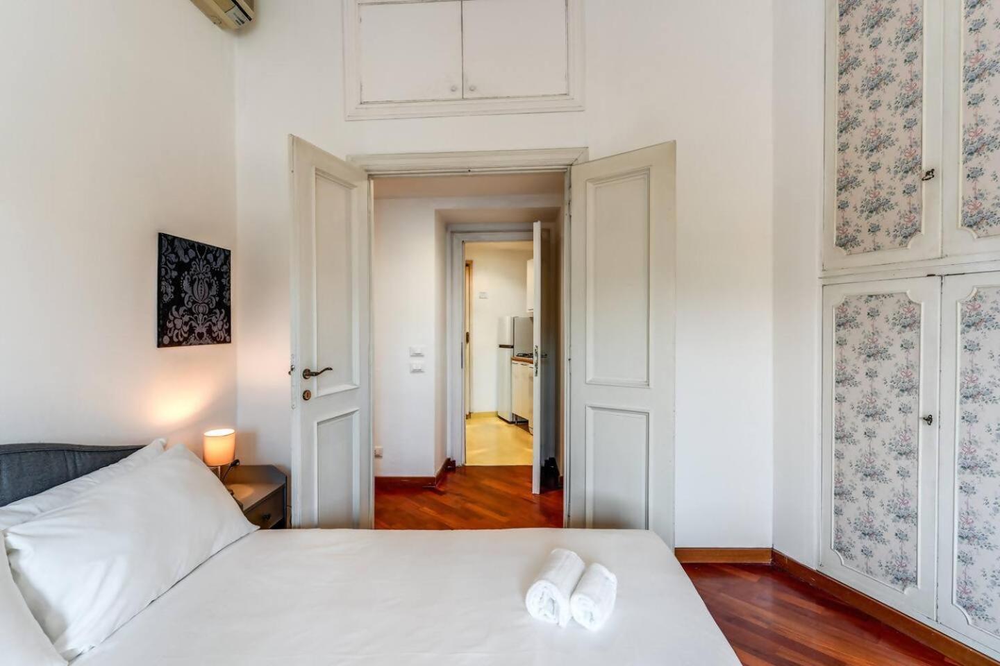 Splendid Flat On The Tiber River 罗马 外观 照片