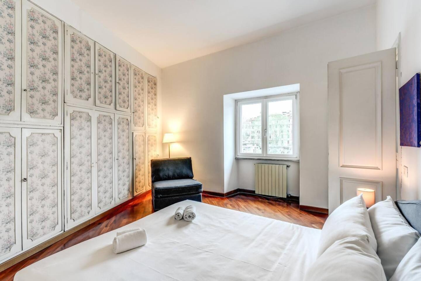 Splendid Flat On The Tiber River 罗马 外观 照片