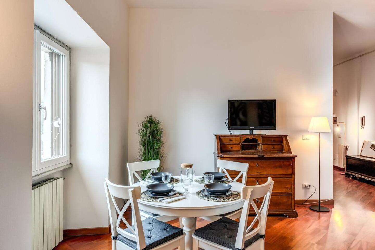 Splendid Flat On The Tiber River 罗马 外观 照片