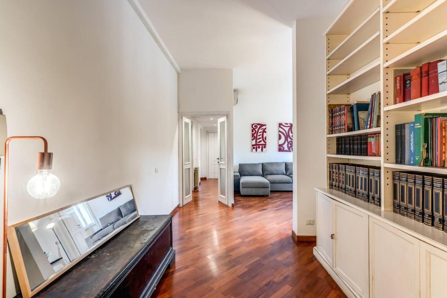 Splendid Flat On The Tiber River 罗马 外观 照片