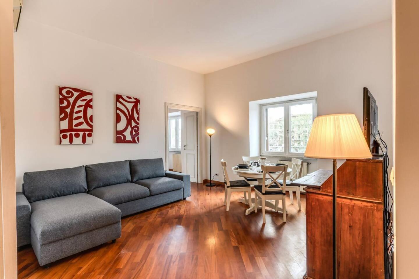 Splendid Flat On The Tiber River 罗马 外观 照片